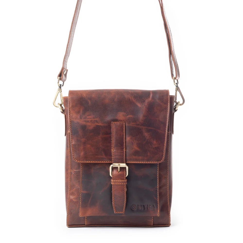 Myra: Desmona Peak Messenger Bag